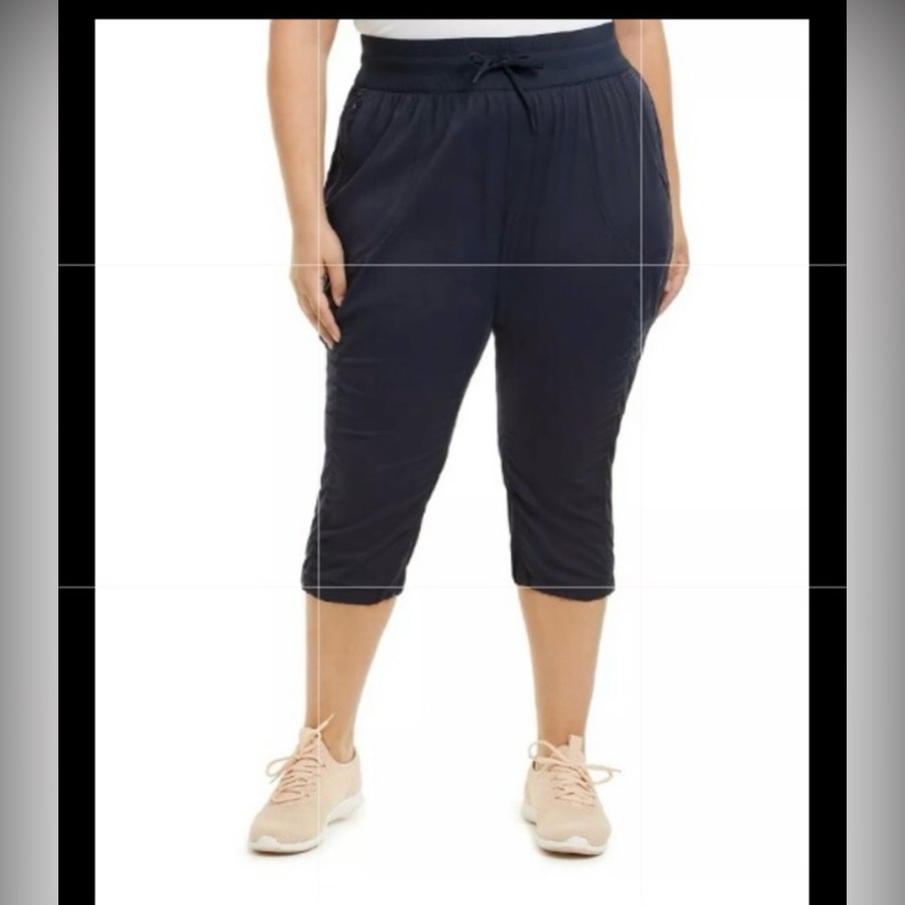 NWT North Face Capri Pants